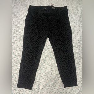 Torrid Pixie Pants, Black Animal Print, Size 3